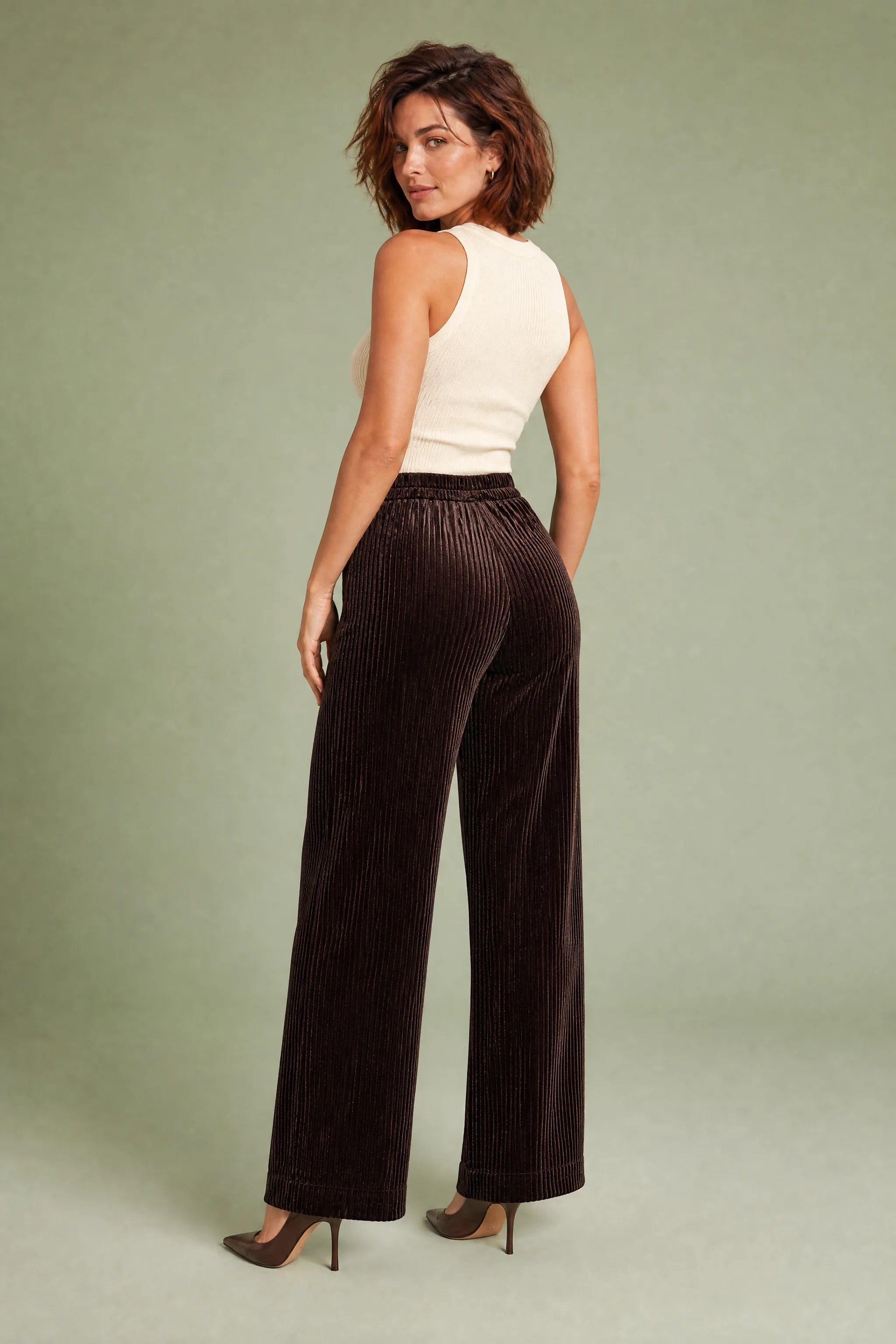 Pantalon café taille haute coupe ample | Vue de dos | Lounelle Paris