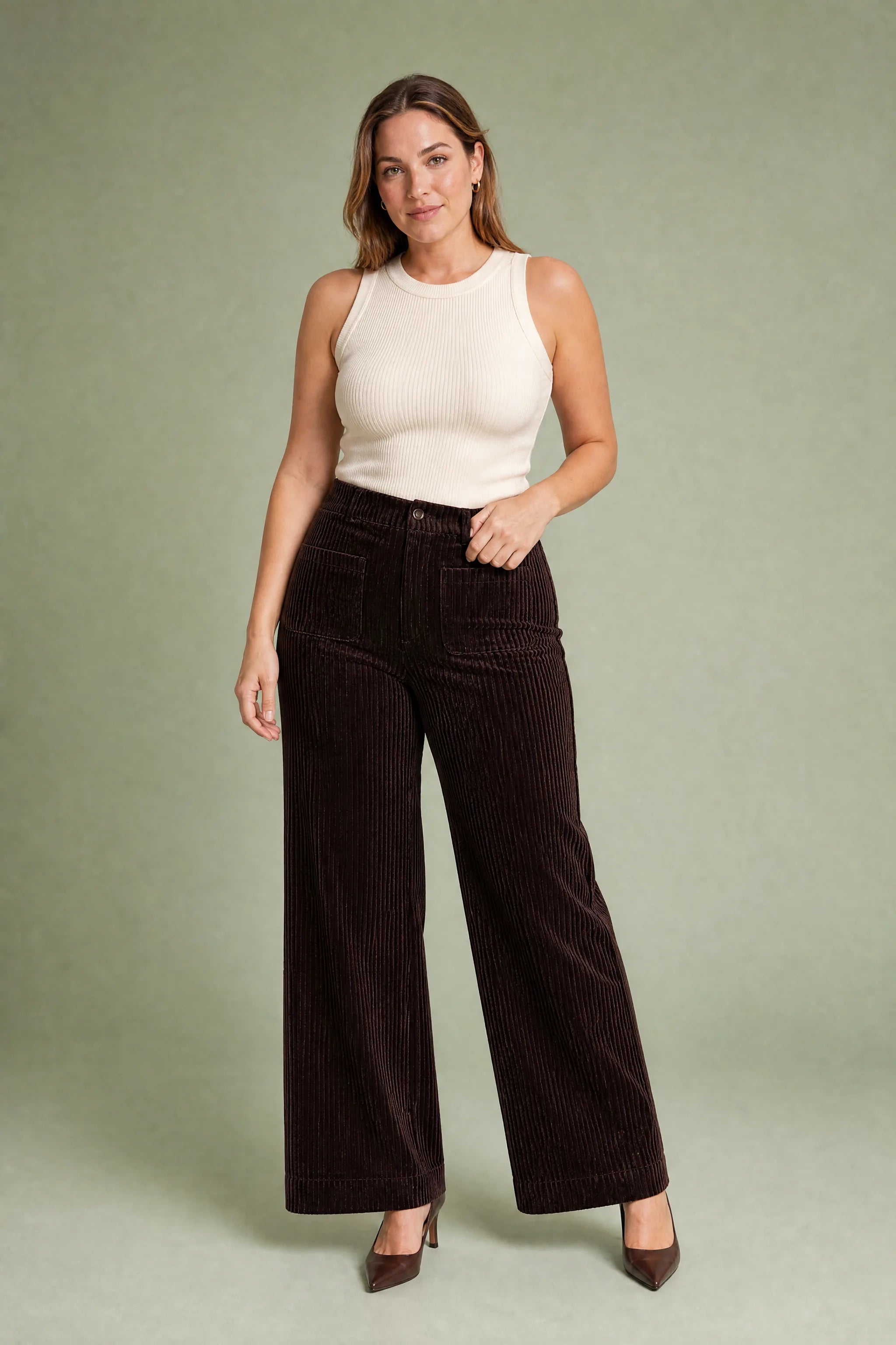Pantalon café taille haute coupe ample | Porté sur une autre silhouette | Lounelle Paris