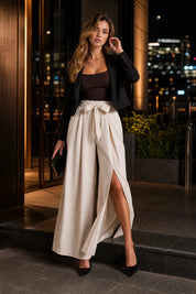 Pantalon large taille haute fendu | Deuxième photo lifestyle | Lounelle Paris