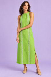 Robe midi verte plissée sans manches à fente | Vue de face | Lounelle Paris