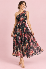 Vestido comprido floral preto de um ombro só e corte em A