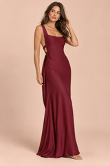 Vestido comprido de decote em V e costas abertas em bordeaux