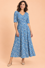 Vestido maxi azul com decote em V
