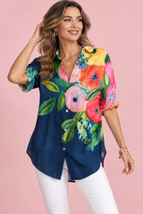 Camisa floral azul-marinho com colarinho