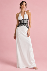 Vestido maxi branco com renda e decote halter