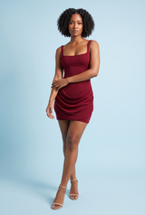 Vestido curto Bordeaux com corpete e franzido
