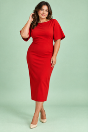 Robe midi rouge avec cape amovible | Porté sur une silhouette plus ronde | Lounelle Paris