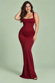 Robe longue bordeaux froncée à encolure carrée | Porté sur une autre silhouette | Lounelle Paris