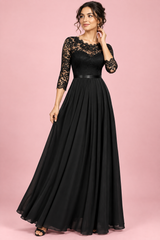 Vestido comprido preto com painel de renda