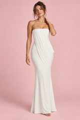 Vestido comprido cai-cai branco com folhos