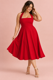 Robe midi patineuse rouge à col américain | Porté sur une silhouette plus ronde | Lounelle Paris