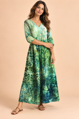 Vestido verde fluido com decote em V