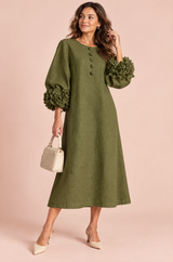 Vestido midi verde azeitona de corte evasé com mangas balão