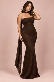Robe longue moulante marron foncé en dentelle, bustier avec détail foulard | Porté sur une autre silhouette | Lounelle Paris