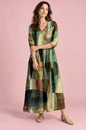 Robe verte fluide à col en V | Vue de face | Lounelle Paris