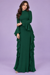Vestido comprido verde com folhos e mangas à boca de sino
