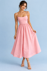 Vestido midi rosa evasé com pregas