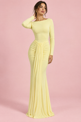 Vestido maxi amarelo com decote barco e franzido