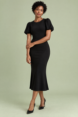 Vestido midi preto com mangas balão