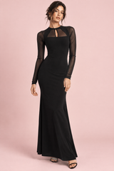 Vestido comprido preto com franzidos e decote quadrado