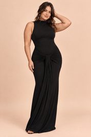 Robe longue noire à col rond avec fronces | Porté sur une silhouette plus ronde | Lounelle Paris