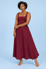 Vestido midi bordeaux de alças finas com barra volumosa
