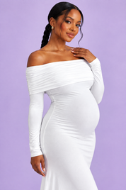 Robe longue de grossesse blanche en résille froncée à col Bardot | Vue rapprochée | Lounelle Paris