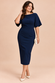 Robe midi bleu marine avec cape amovible | Porté sur une silhouette plus ronde | Lounelle Paris