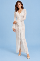 Vestido comprido branco com decote em V e folhos