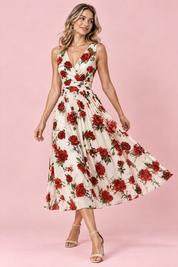 Robe midi rouge à imprimé de bouquets floraux, col carré et coupe trapèze | Vue en mouvement | Lounelle Paris