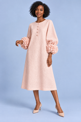 Vestido midi rosa de corte evasé com mangas balão