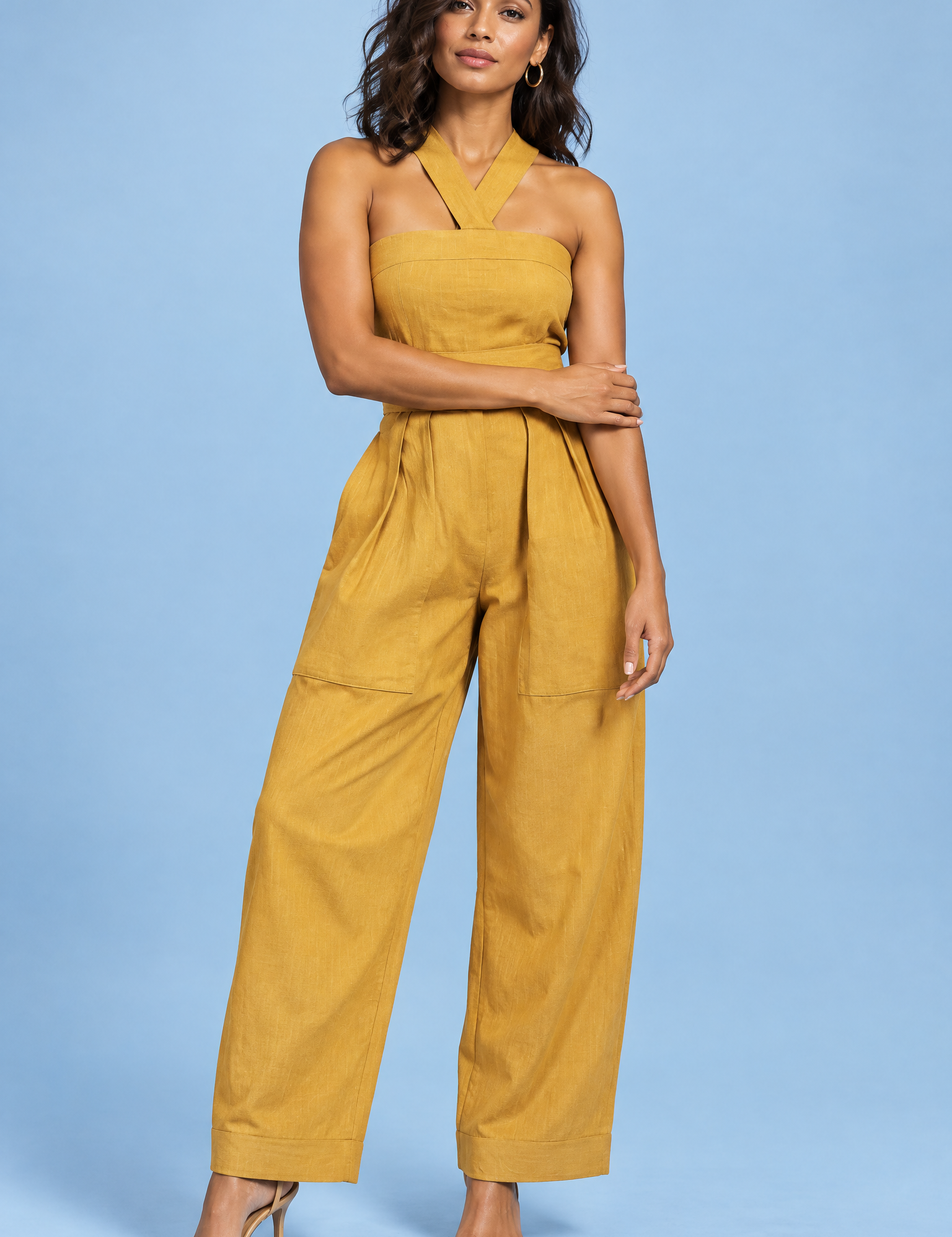 Combinaison à encolure dos nu et jambes larges jaune tournesol | Vue de face | Lounelle Paris