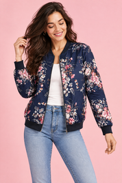 Veste bomber fleurie ajustée bleu marine | Vue rapprochée | Lounelle Paris