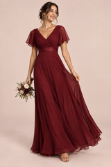 Vestido bordeaux plissado com decote em V