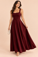 Vestido midi bordô com decote em coração