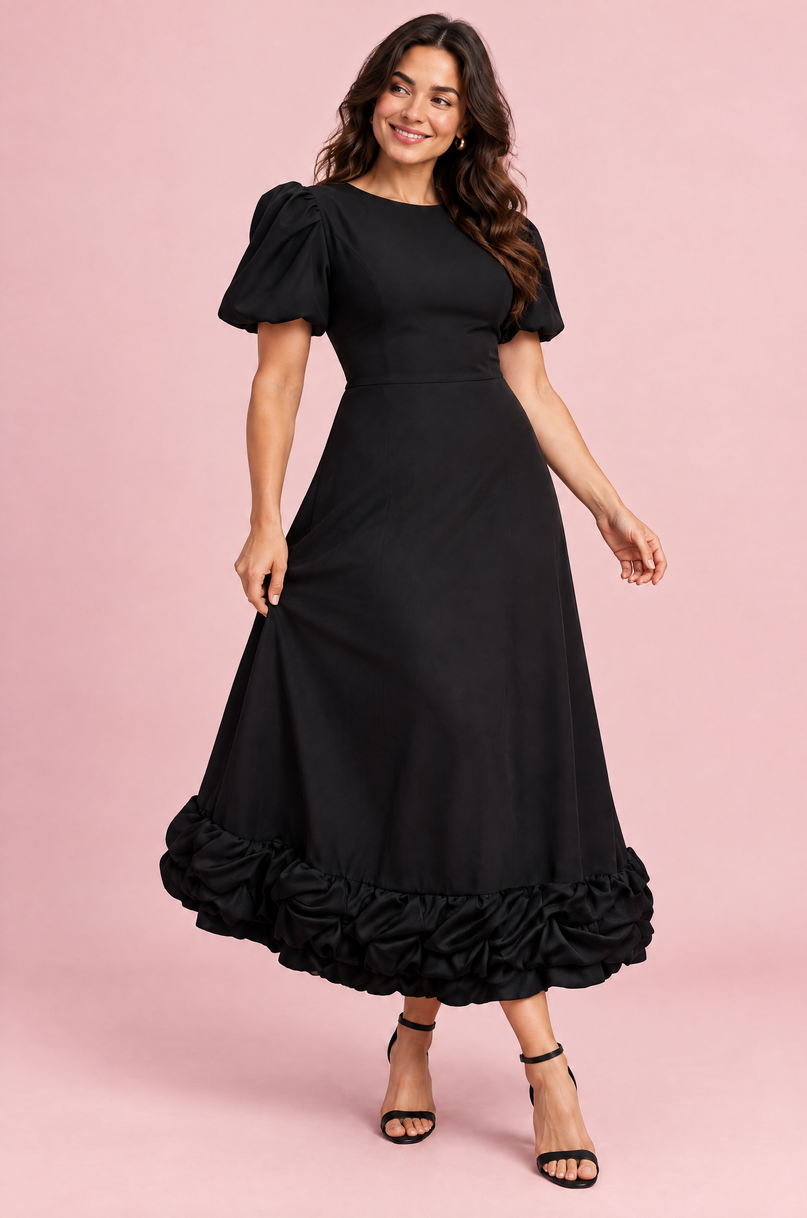 Robe longue noire à manches bouffantes et volant | Porté sur une autre silhouette | Lounelle Paris