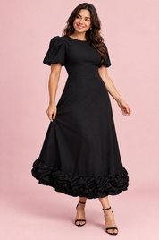 Robe longue noire à manches bouffantes et volant | Porté sur une autre silhouette | Lounelle Paris