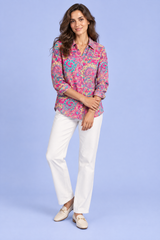 Camisa oversized rosa com estampado paisley