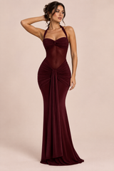 Vestido comprido bordeaux justo com decote halter e franzidos