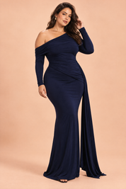 Robe longue bleu marine asymétrique à fronces et drapé | Porté sur une autre silhouette | Lounelle Paris
