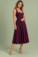 Vestido midi roxo com decote coração