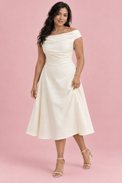 Robe trapèze blanc crème midi | Porté sur une autre silhouette | Lounelle Paris
