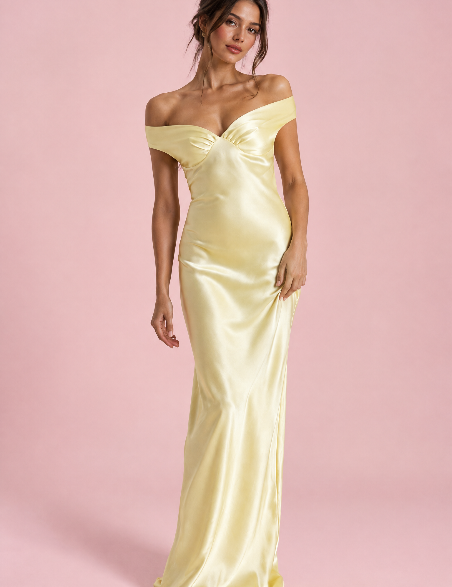 Robe longue froncée jaune clair épaules dénudées | Vue de face | Lounelle Paris