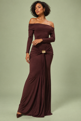 Vestido maxi assimétrico bordeaux com drapeado franzido
