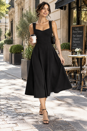 Robe midi noire à décolleté cœur | Photo lifestyle | Lounelle Paris