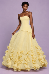 Vestido comprido amarelo cai-cai com pregas