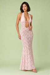 Vestido cor-de-rosa comprido de renda com decote halter e costas abertas