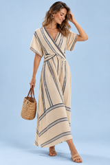 Vestido envelope bege com decote em V