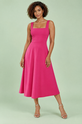 Vestido midi rosa vivo evasé com alças finas