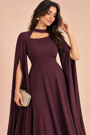Robe longue bordeaux à encolure carrée et manches cape | Vue rapprochée | Lounelle Paris